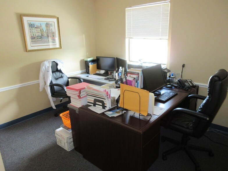 More Photos Of 1264 Malabar Rd SE, Palm Bay Office For Sale