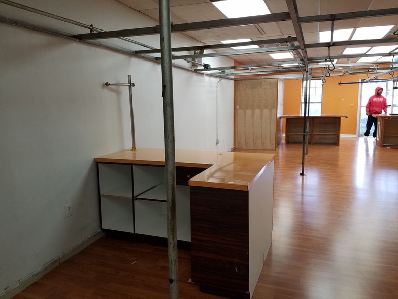 More Photos Of 13613-13637 Annapolis Rd, Bowie Storefront For Sale