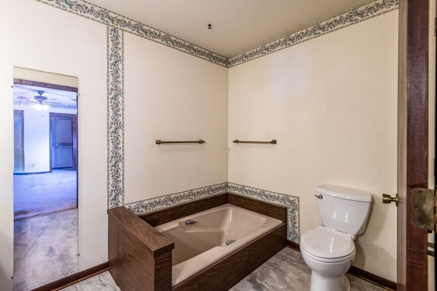 More Photos Of 812 6th St, Harlan Apartments For Sale