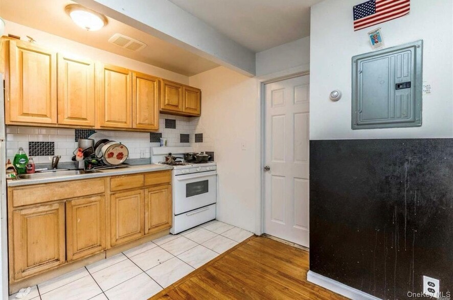 More Photos Of 3543 97th St, Corona Apartments For Sale