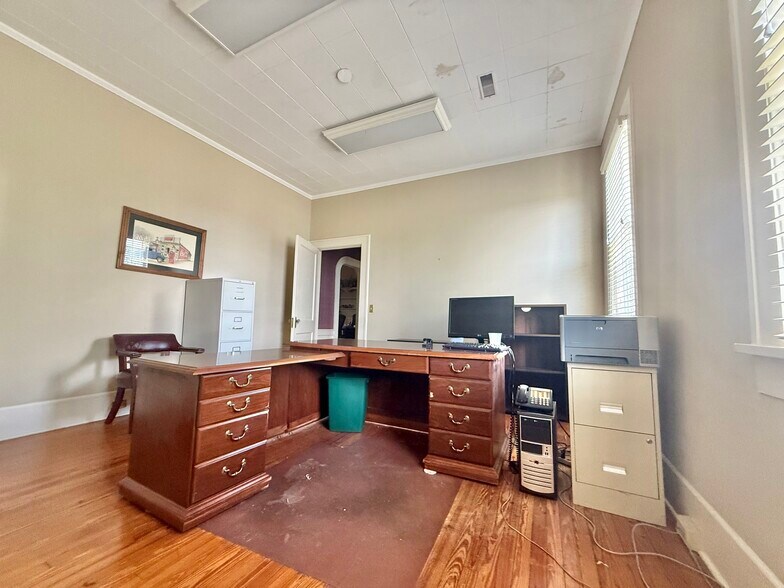 More Photos Of 718 Madison Ave N, Douglas Office Residential For Sale