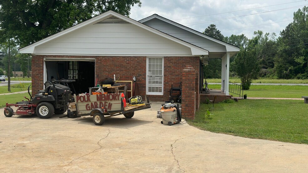 More Photos Of 2245 Rockmart Hwy, Cedartown Cemetery Mausoleum For Sale