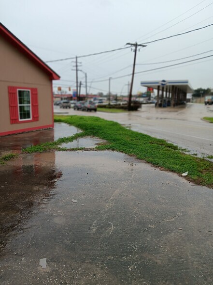 More Photos Of 490 Texas Ave, Bridge City Office For Sale