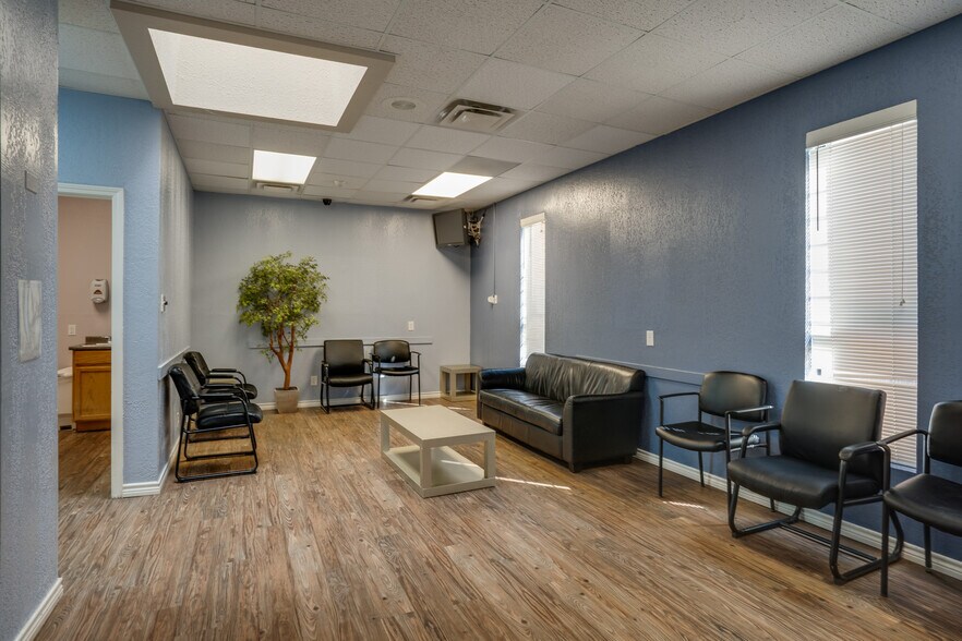More Photos Of 1921 9th St, Wichita Falls Healthcare For Sale