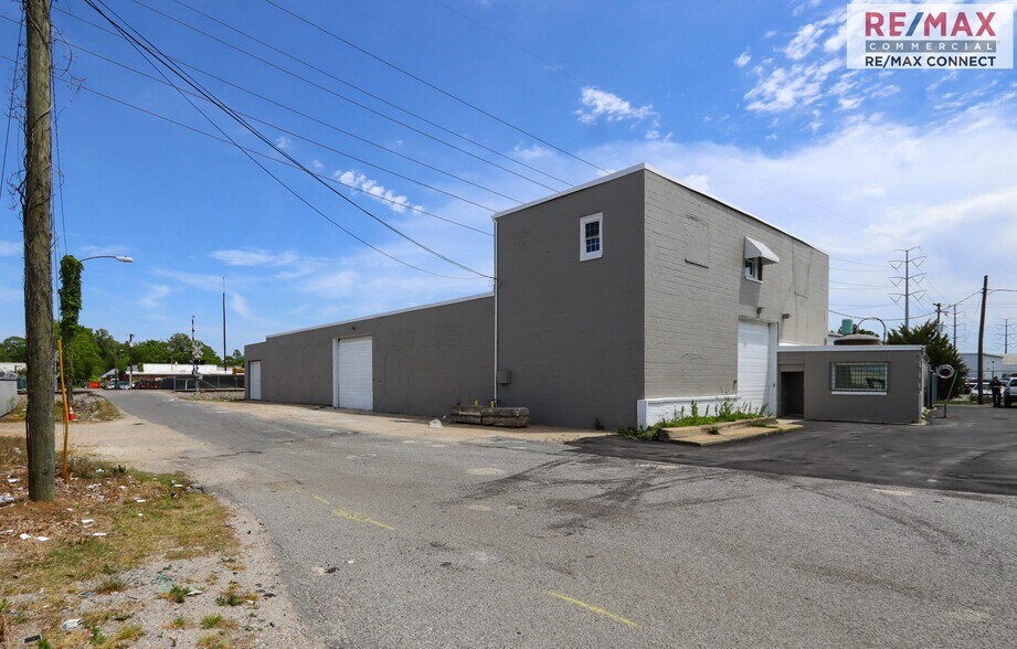 More Photos Of 2850 Cromwell Rd, Norfolk Warehouse For Sale