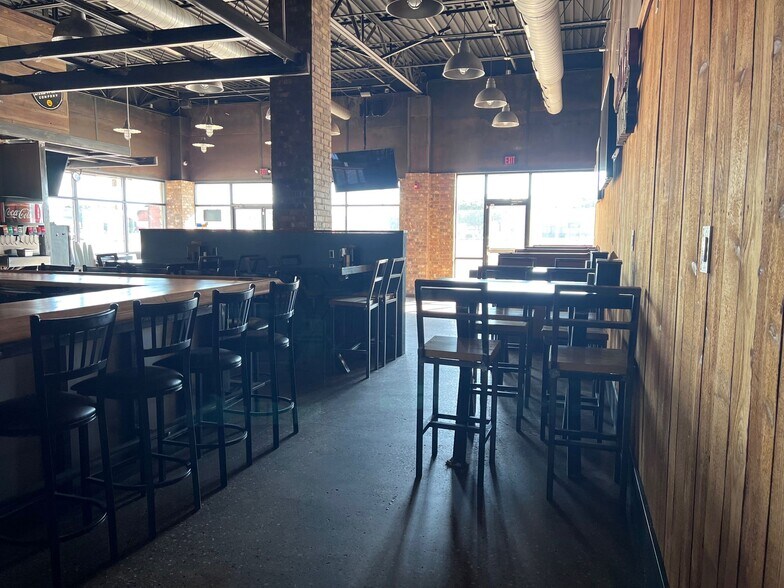 More Photos Of 5412 Slide Rd, Lubbock Freestanding For Lease