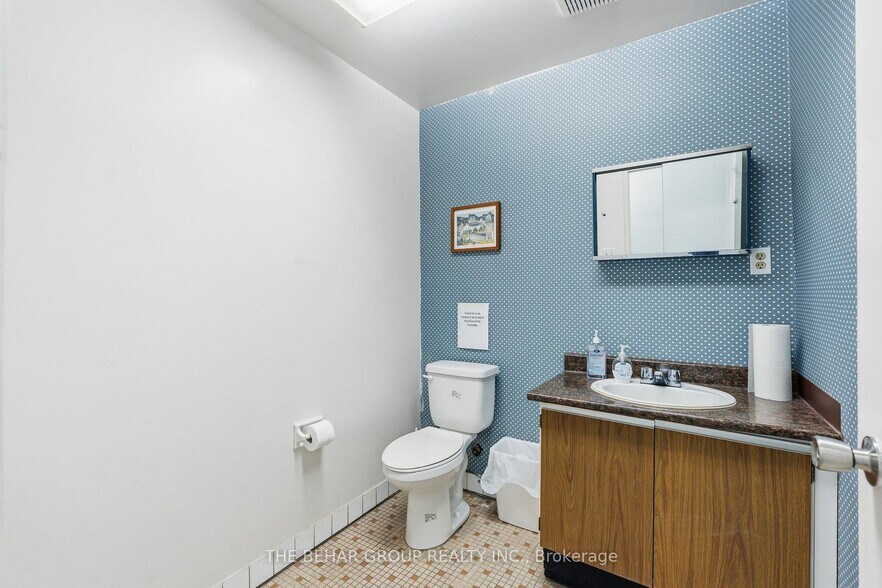 More Photos Of 1740 Sismet Rd, Mississauga Manufacturing For Sale