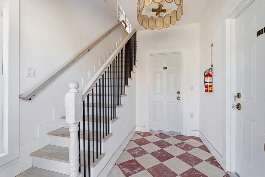 More Photos Of 326 6th Ave N, Saint Petersburg Apartments For Sale