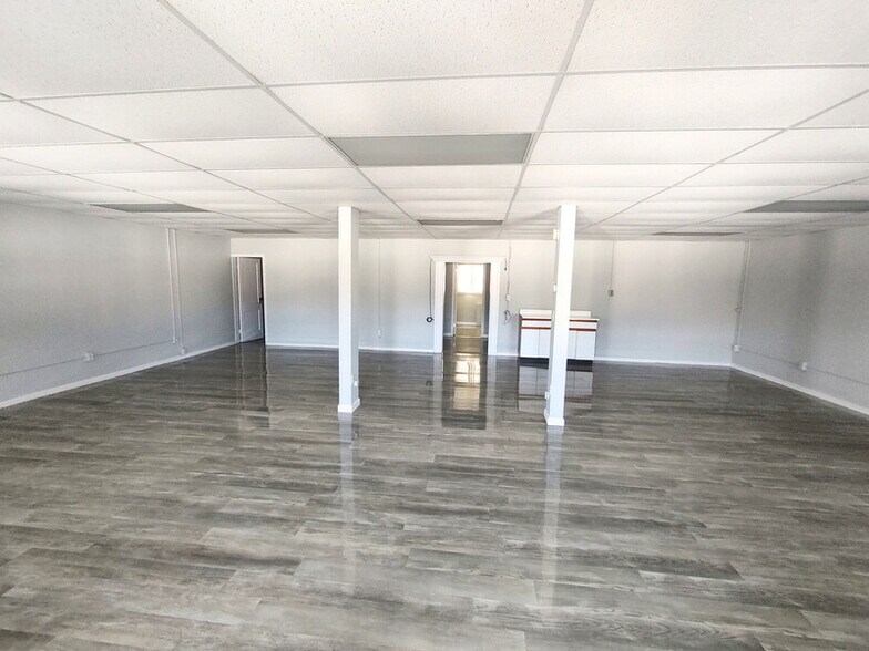 More Photos Of 140 Worcester Providence Tpke, Sutton Office For Sale