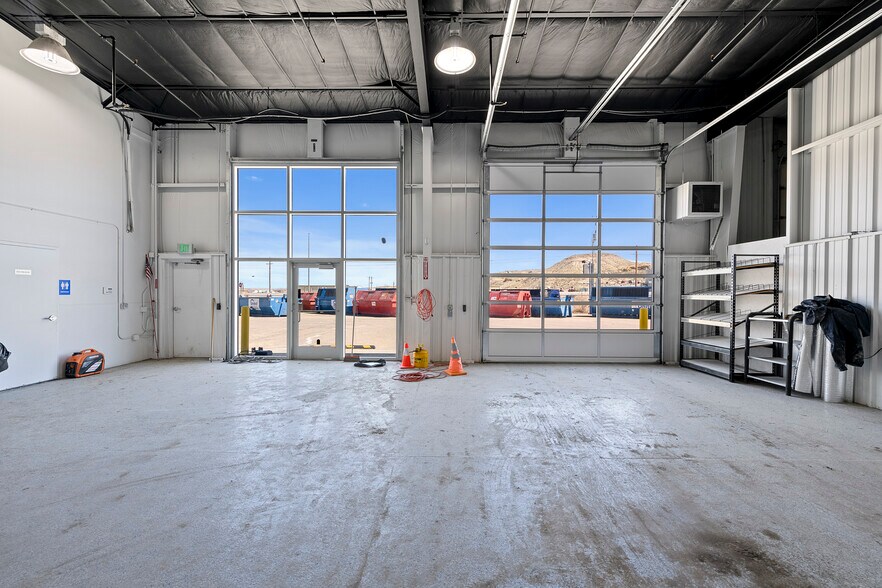More Photos Of 44-46 Wilkins Peak Dr, Rock Springs Warehouse For Sale