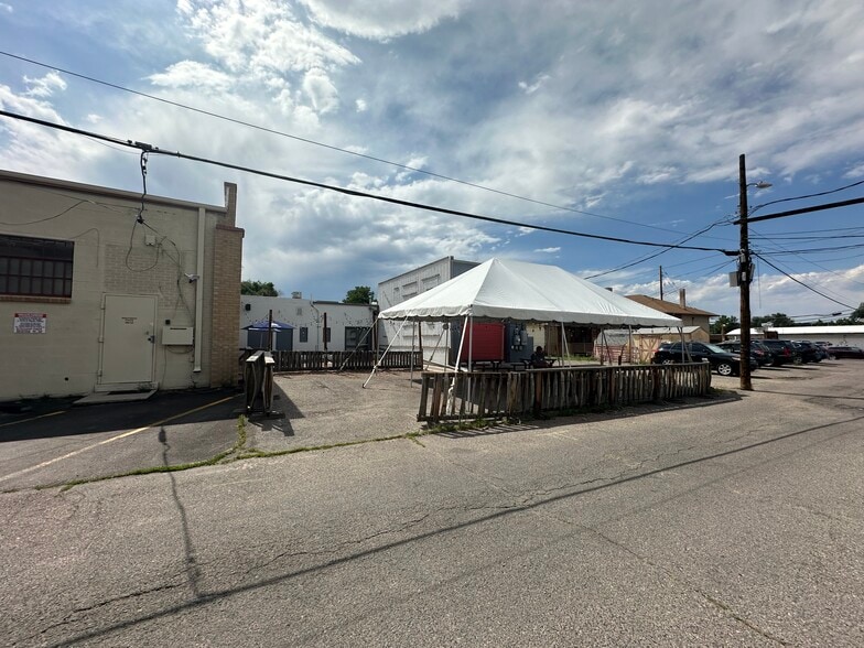 More Photos Of 5620-5624 Yukon St, Arvada Storefront For Lease