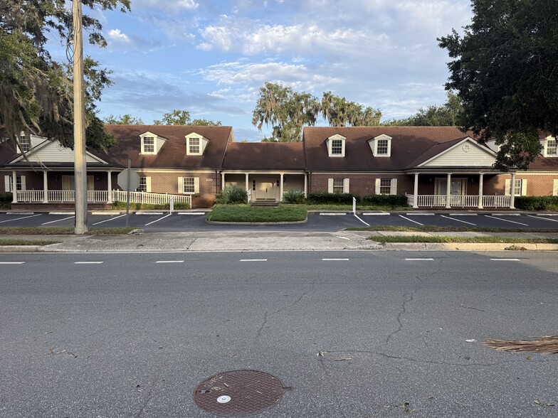 More Photos Of 500 NE 8th Ave, Ocala Office For Sale