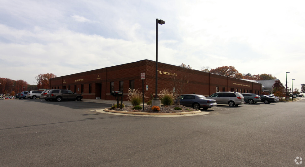 Primary Photo Of 4550-4552 Empire Ct, Fredericksburg Office For Sale