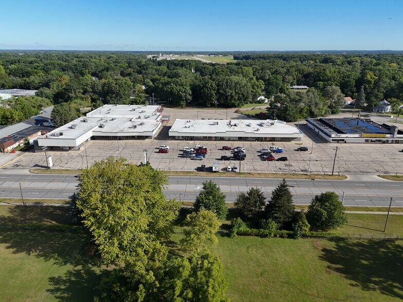 More Photos Of 1100-1128 Bristol St, Elkhart Freestanding For Sale