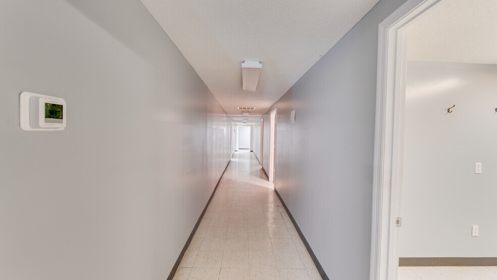 More Photos Of 510 N Walker St, Quitman Light Manufacturing For Lease