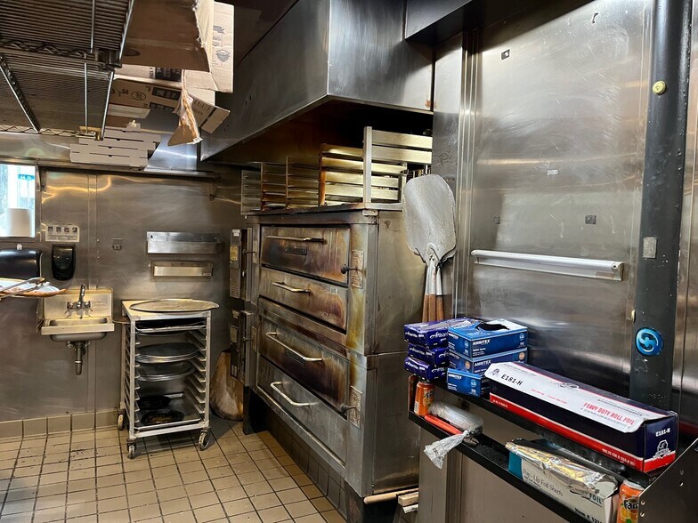 More Photos Of 6613 Hollis St, Emeryville Flex For Sale