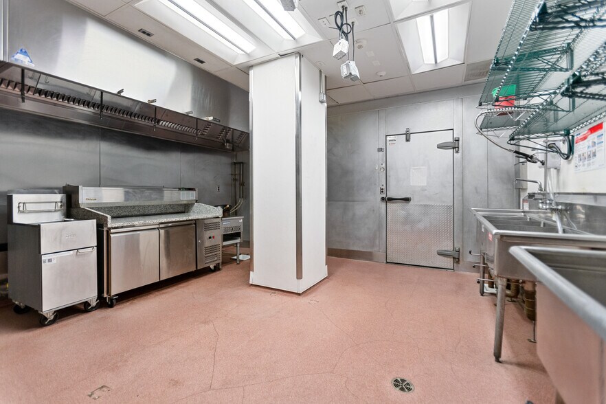 More Photos Of 307 W 38th St, New York Office For Lease