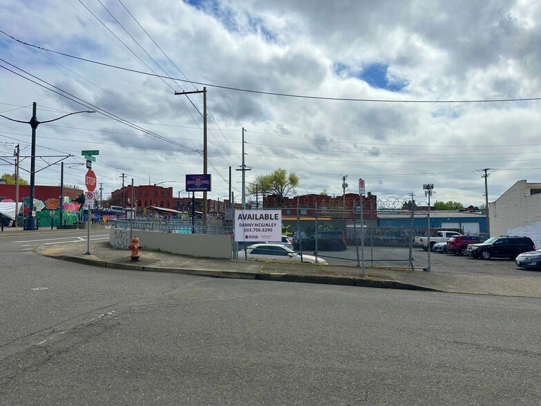 More Photos Of 2335 N Clark Ave, Portland Warehouse For Lease