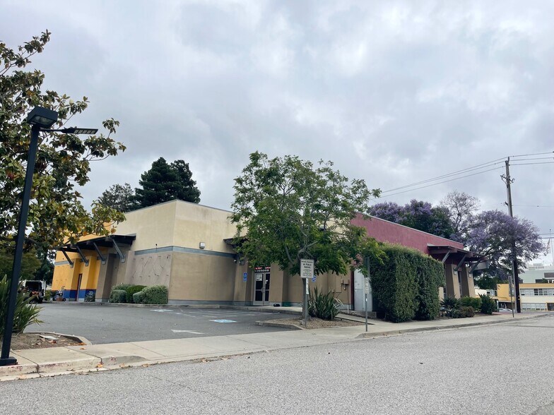 More Photos Of 213-217 W Winton Ave, Hayward Storefront For Lease