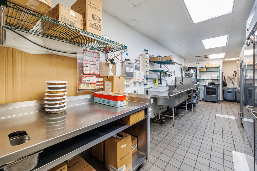 More Photos Of 3401 Middlefield Rd, Menlo Park Convenience Store For Sale