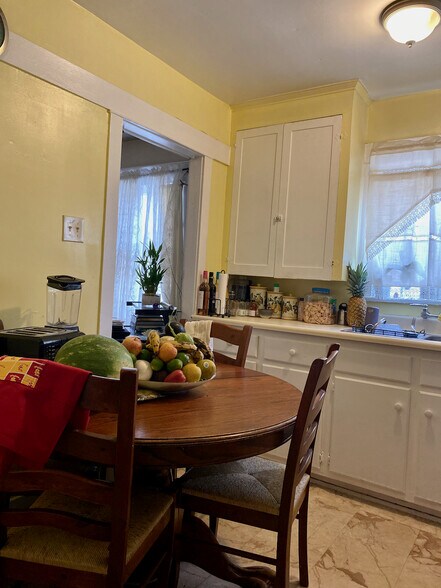 More Photos Of 3110 Raymond Ave, Los Angeles Apartments For Sale