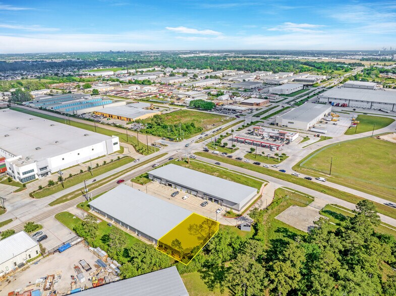 More Photos Of 12155 Cutten Rd, Houston Warehouse For Lease