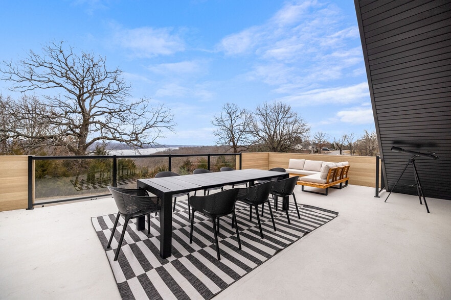 More Photos Of 14733 Dutchmans Dr, Rogers Hotel For Sale