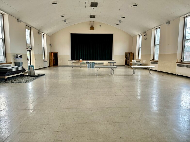 More Photos Of 600 Cooks Ln, Baltimore Religious Facility For Sale