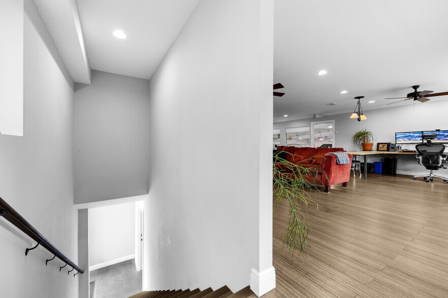 More Photos Of 905 NW 2nd St, Gainesville Industrial For Lease