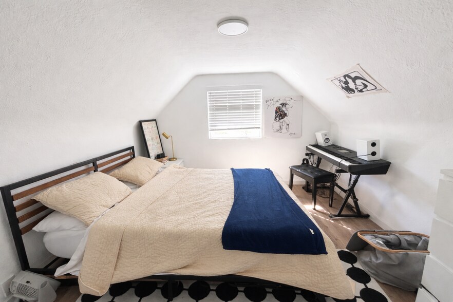 More Photos Of 2045 Emerson St, Berkeley Apartments For Sale