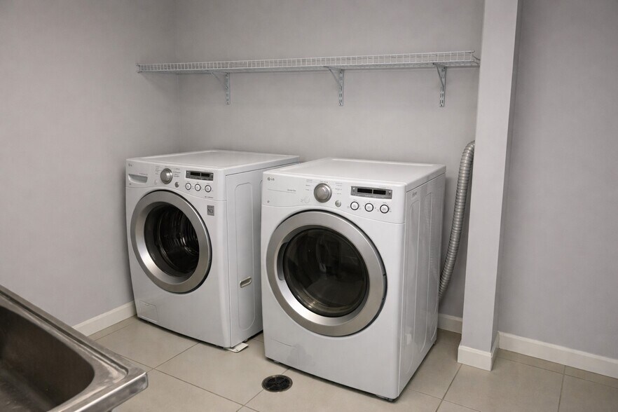 More Photos Of 11769 Jasper Ave, Edmonton Office For Sale