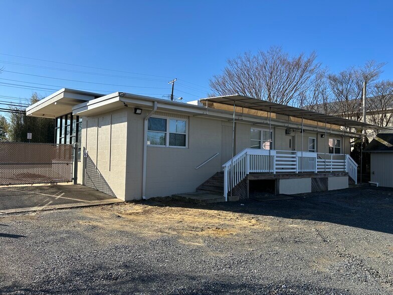 More Photos Of 15 Lewis St, Eatontown Office For Sale