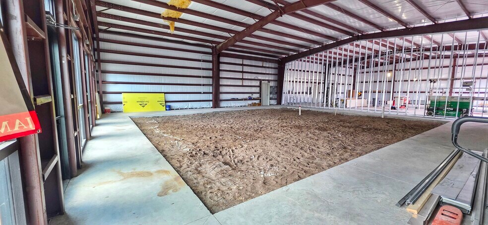 More Photos Of 10070 Hudson Ave, Hudson Flex For Lease