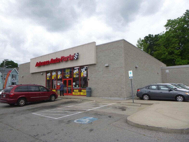 More Photos Of 539 Smith St, Providence Unknown For Lease