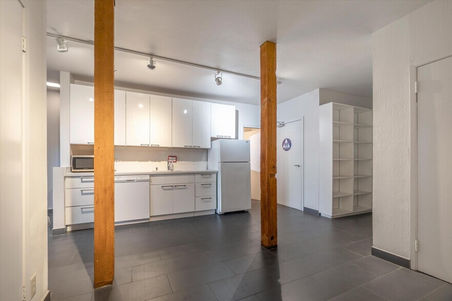 More Photos Of 1099 Folsom St, San Francisco Loft Creative Space For Lease