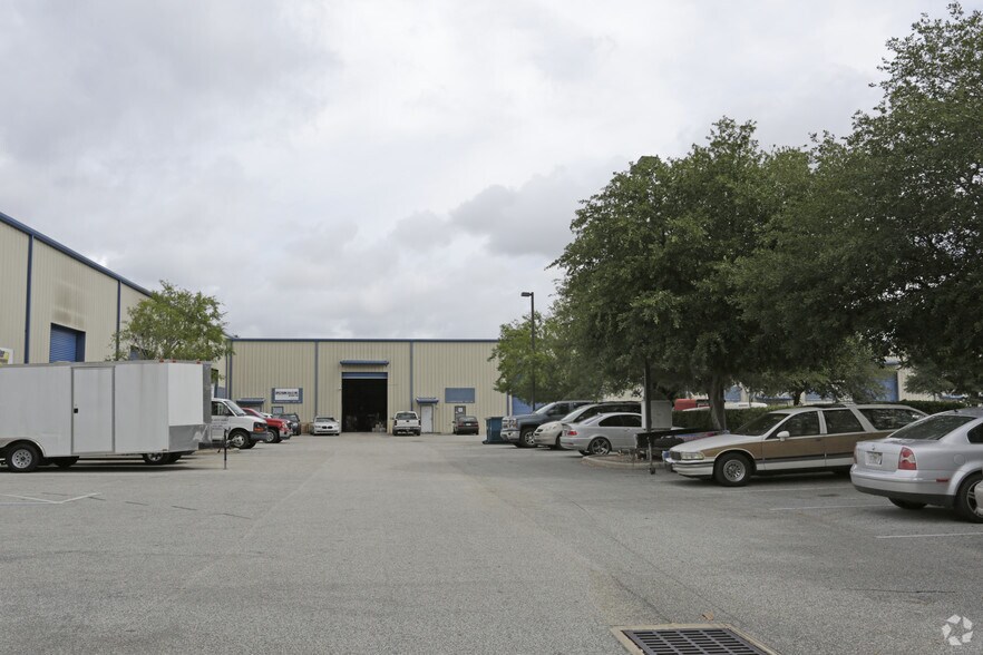 More Photos Of 18 Hargrove Grade, Palm Coast Warehouse For Lease