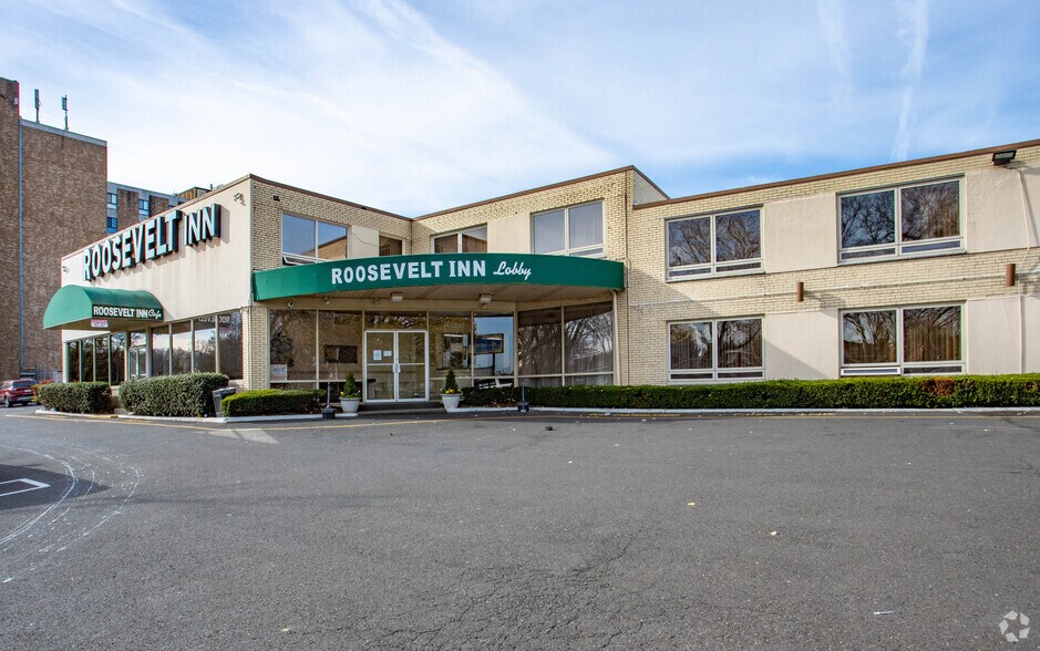More Photos Of 7630 Roosevelt Blvd, Philadelphia Hotel For Lease