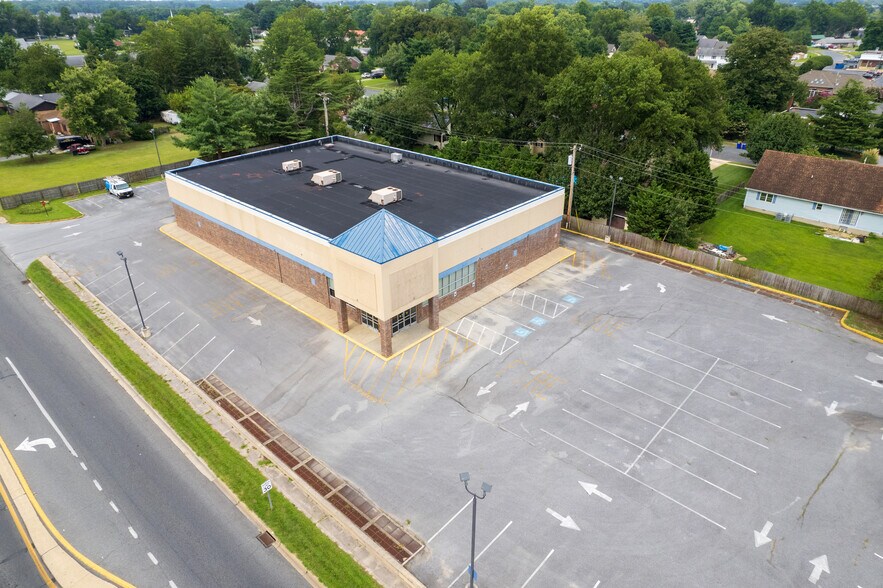 More Photos Of 701 Atlanta Rd, Seaford Freestanding For Lease