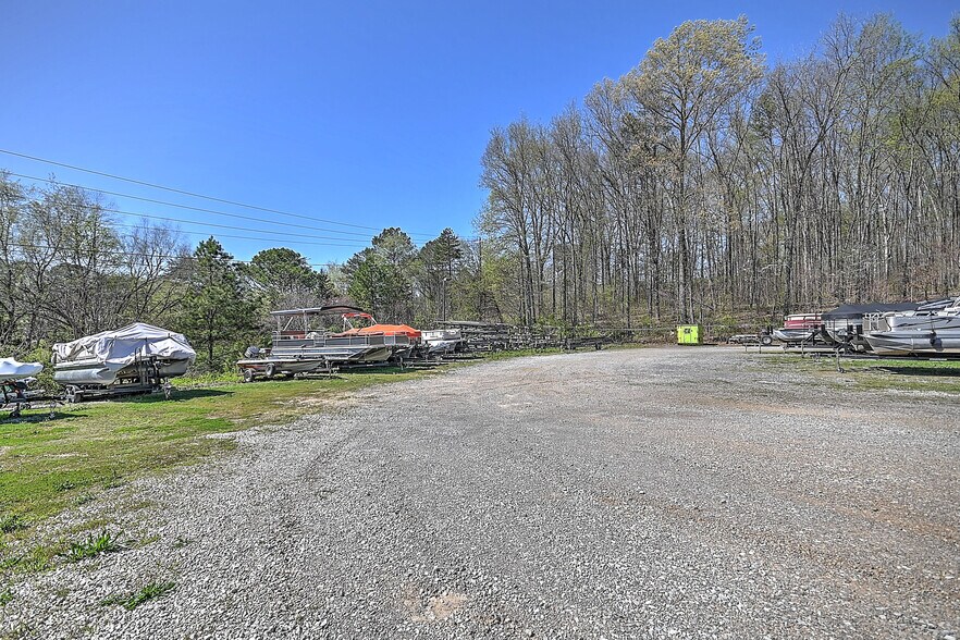 More Photos Of 2905 Cherokee Park Rd, Morristown Auto Dealership For Sale