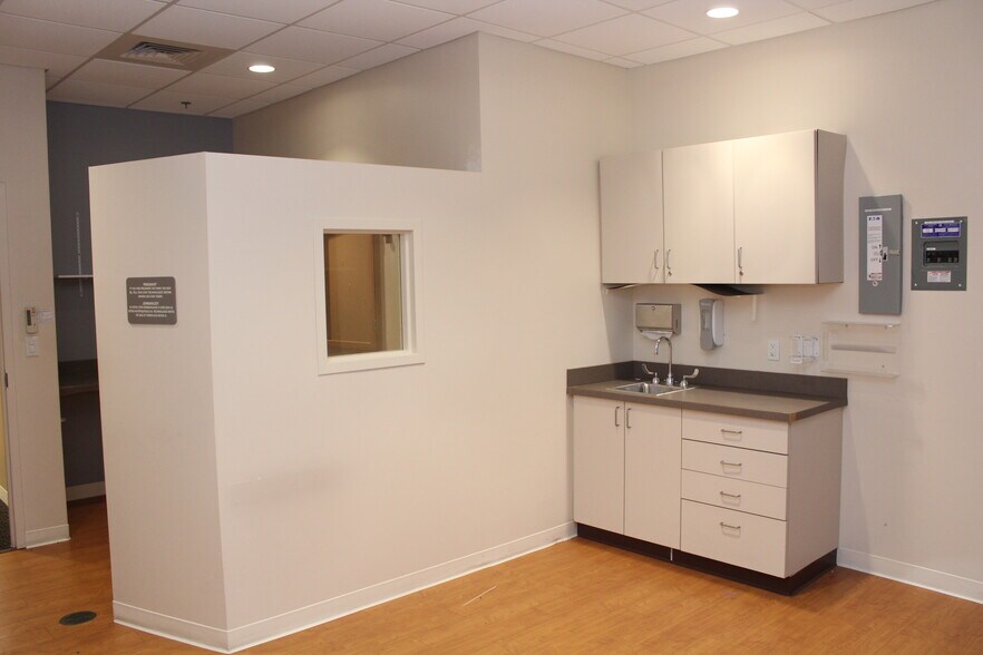 More Photos Of 340 E Main St, Milford Restaurant For Lease