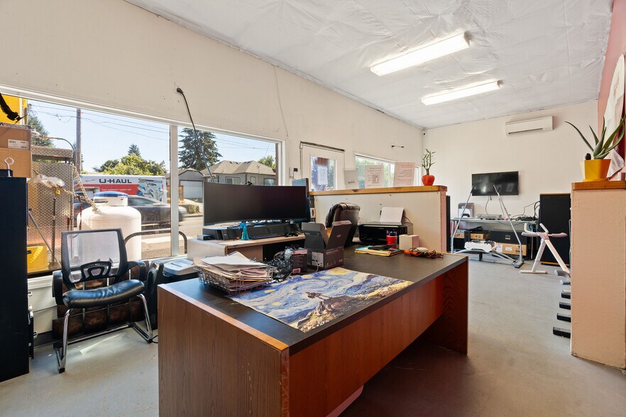 More Photos Of 7131 NE Prescott St, Portland Storefront Retail Office For Sale