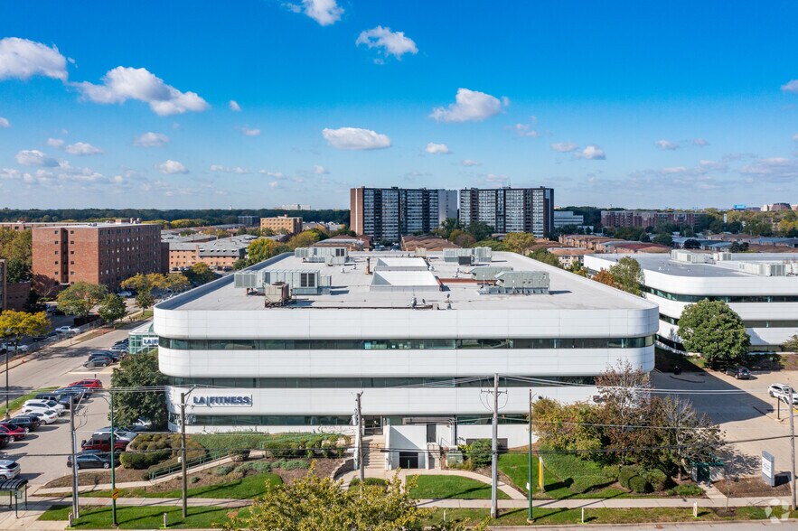 More Photos Of 5440 N Cumberland Ave, Chicago Office For Lease