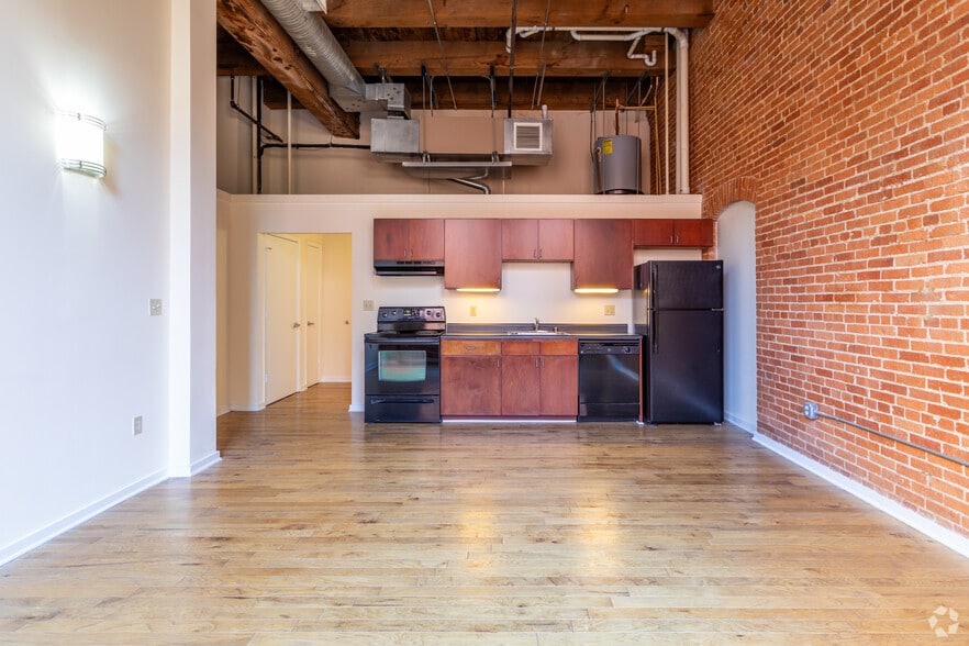 More Photos Of 1-49 N Howard St, Baltimore Unknown For Lease