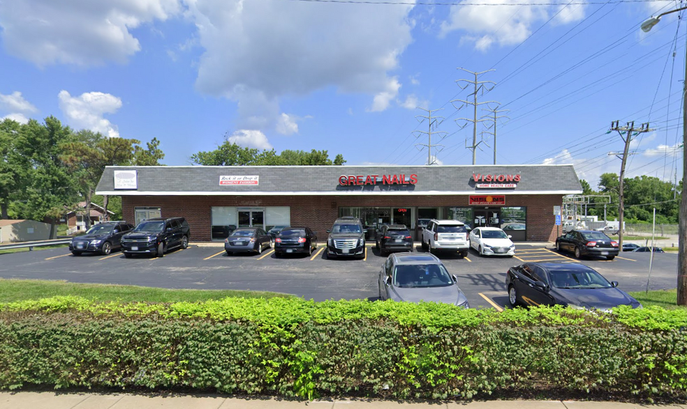 Primary Photo Of 843-849 N Highway 67, Florissant Unknown For Lease