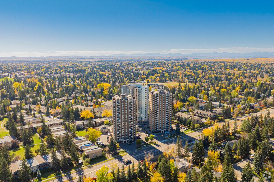 More Photos Of 2105 90 Av SW, Calgary Apartments For Lease