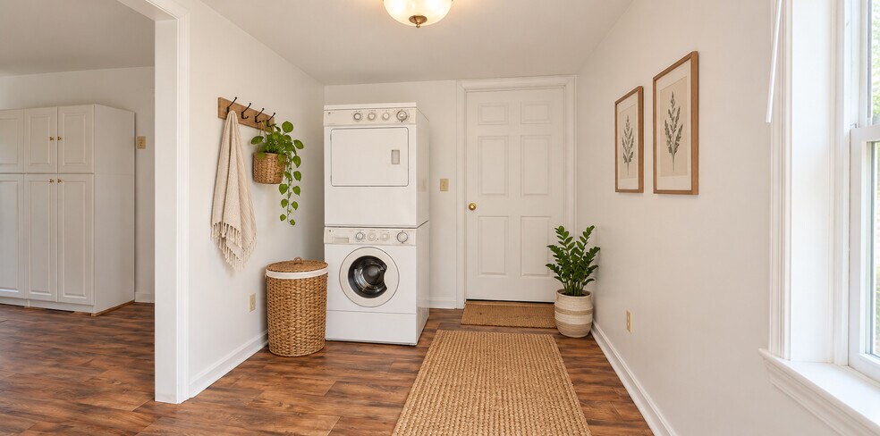 More Photos Of 16 Main St, Sperryville Apartments For Sale