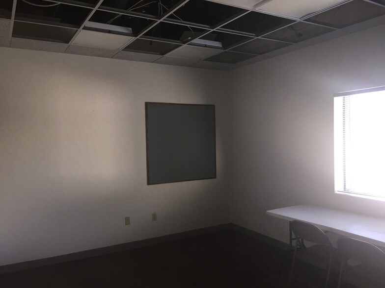 More Photos Of 30 Kinsey Rd, Xenia Light Distribution For Sale