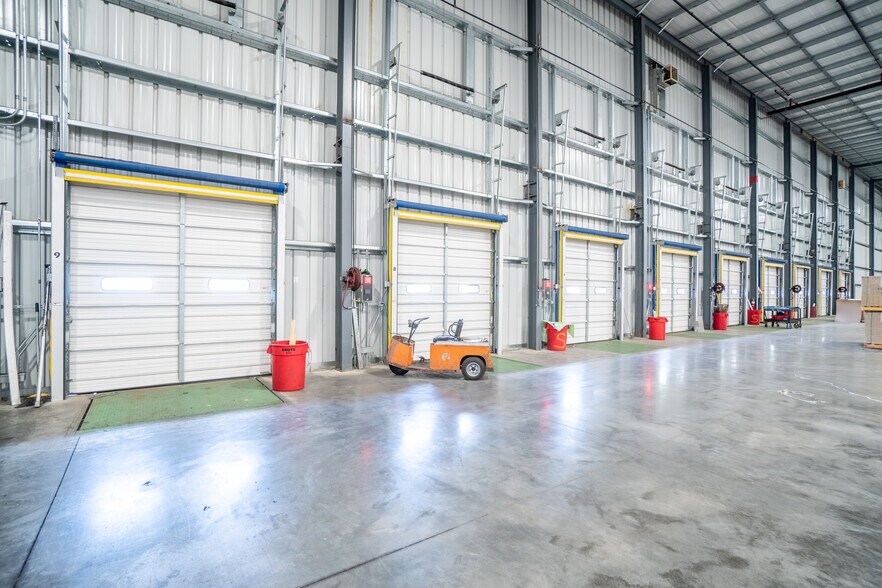 More Photos Of 1000 Taylor Ave, Park Hills Distribution For Lease