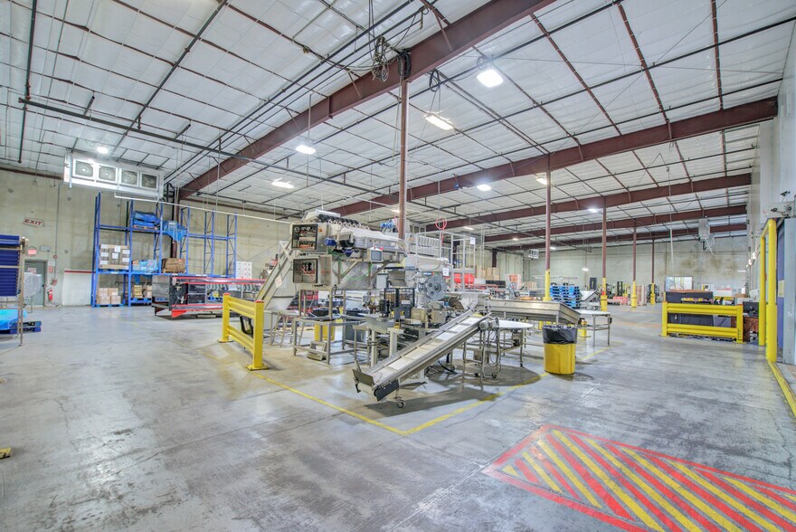 More Photos Of 901 W Owassa Rd, Edinburg Warehouse For Lease