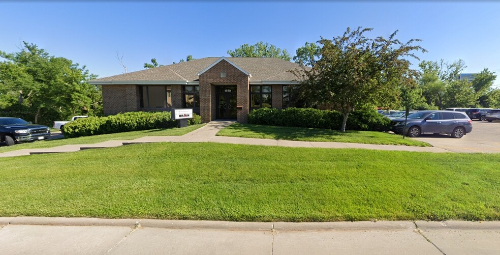 Primary Photo Of 1540 Midland Ct NE, Cedar Rapids Office For Lease